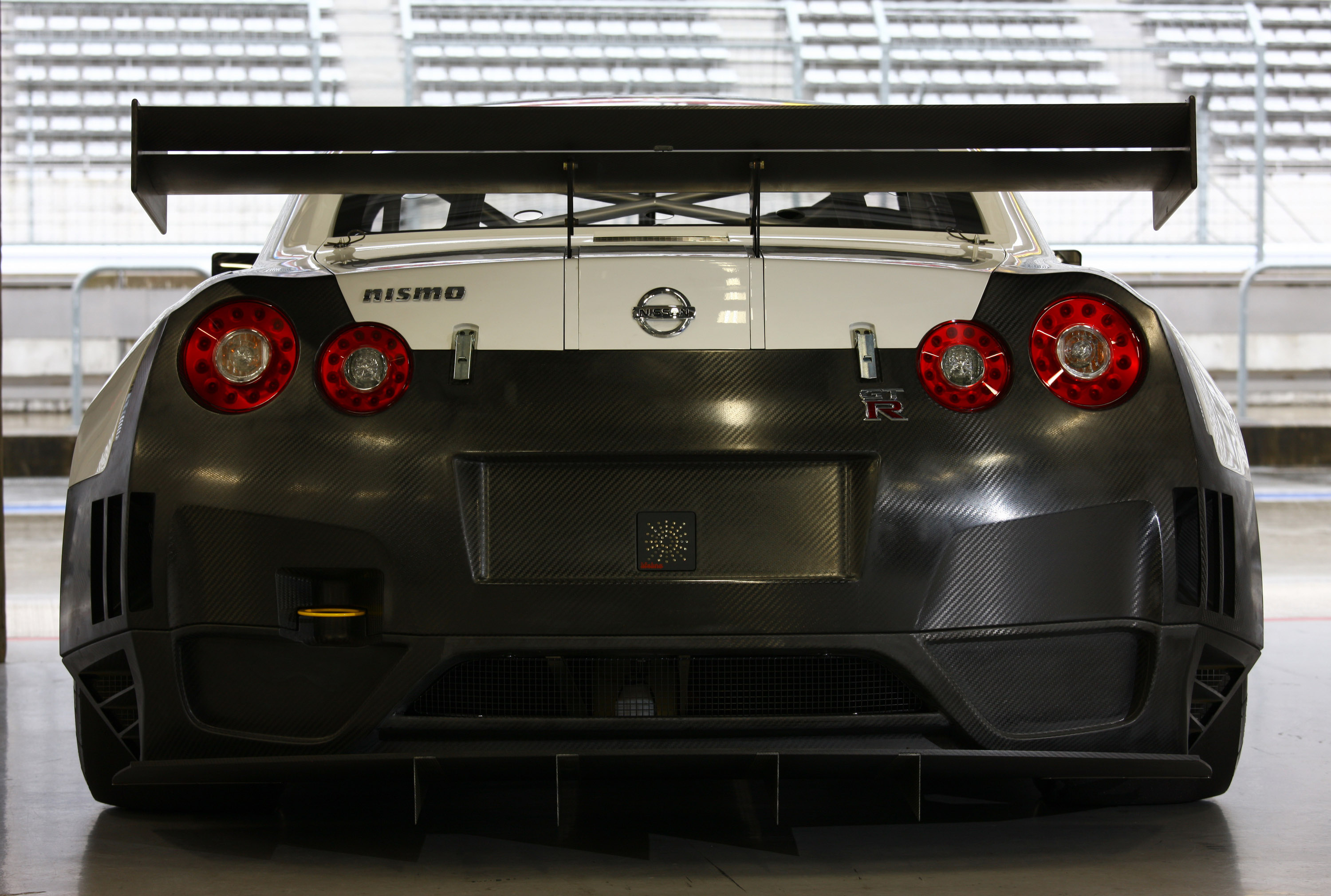 Nissan GT-R  FIA GT1