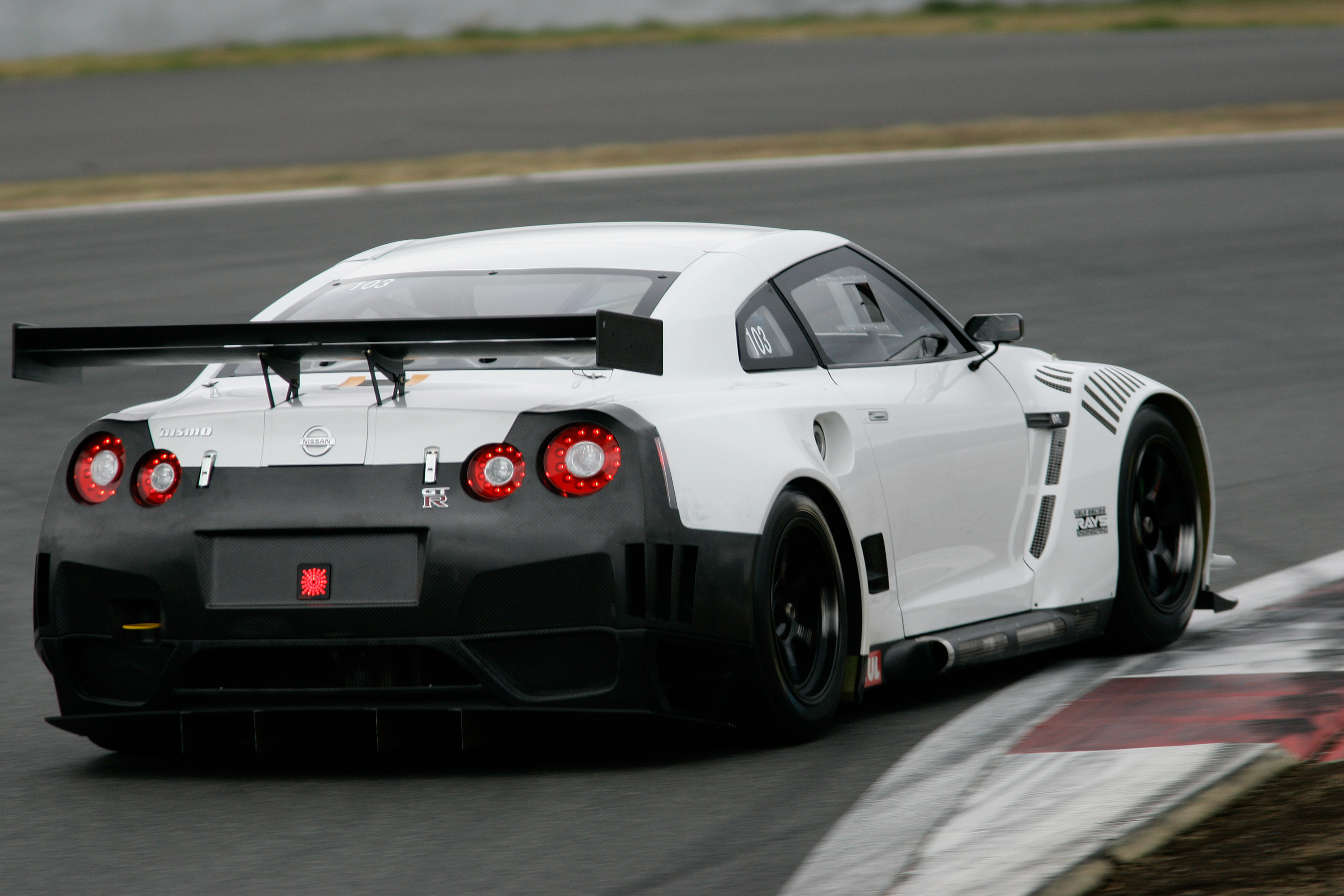 Nissan GT-R  FIA GT1