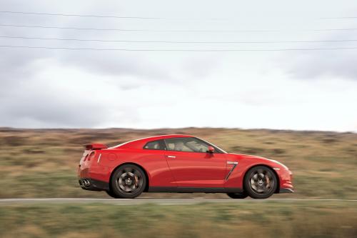 Nissan GT-R Europe (2009) - picture 8 of 20