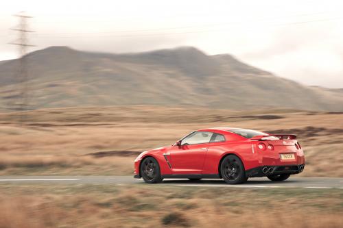 Nissan GT-R Europe (2009) - picture 9 of 20
