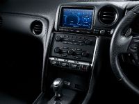 Nissan GT-R SpecV (2010) - picture 6 of 19