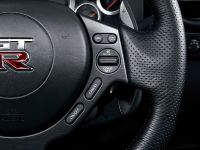 Nissan GT-R SpecV (2010) - picture 10 of 19