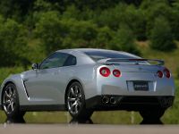 Nissan GTR 35 (2009) - picture 2 of 23