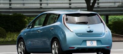 Nissan LEAF (2010) - picture 15 of 35