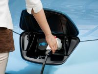 Nissan LEAF (2010)