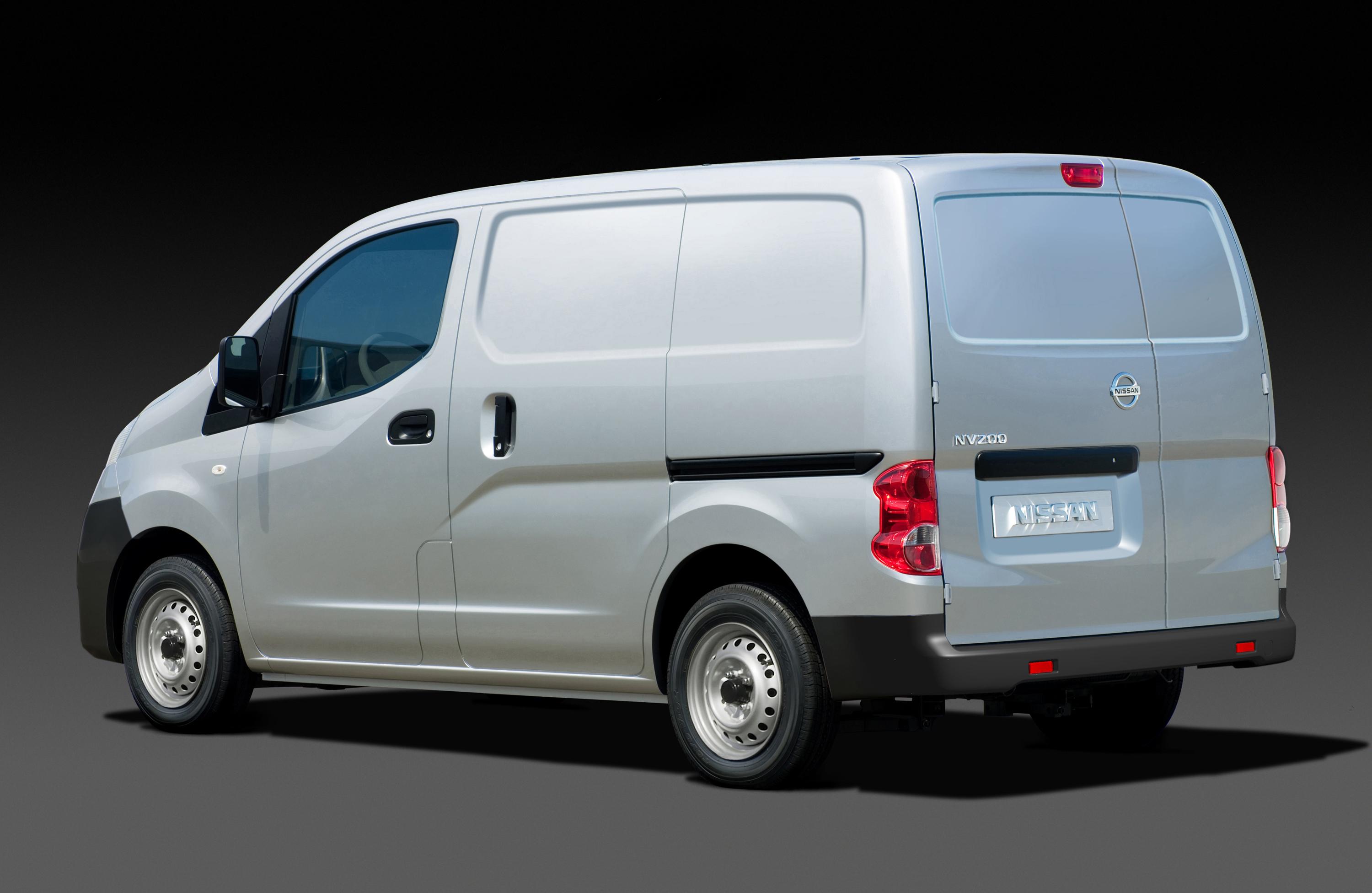 Ниссан 5 тонн. Nissan nv200 Cargo. Nissan nv200 грузовой фургон. Nissan nv200 Vanette. Ниссан нв 200 Ванетте.