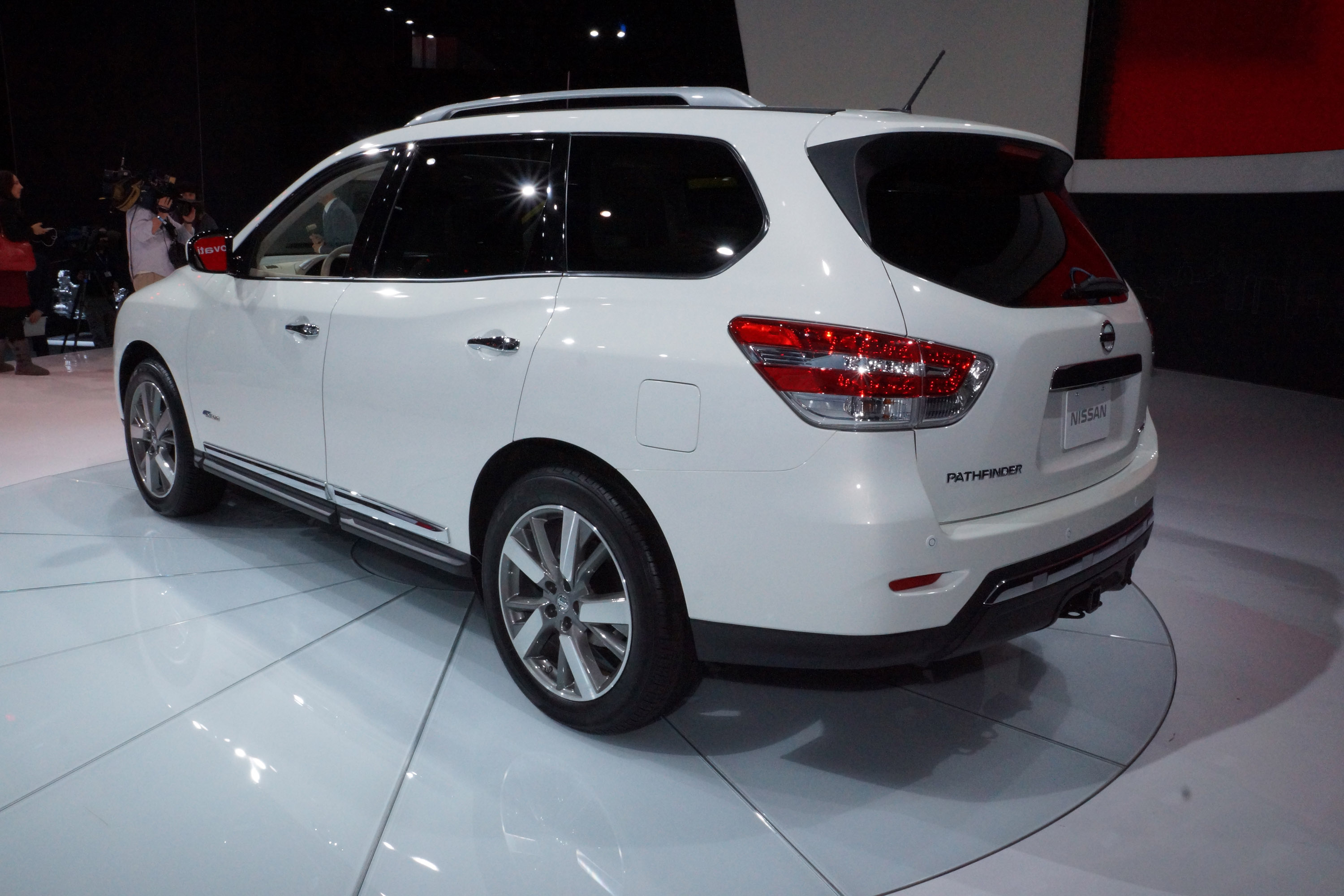 Nissan Pathfinder Hybrid New York