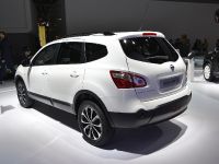 Nissan Qashqai+2 Paris (2012) - picture 2 of 2