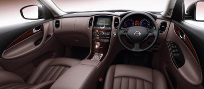 Nissan Skyline Crossover (2010) - picture 12 of 13