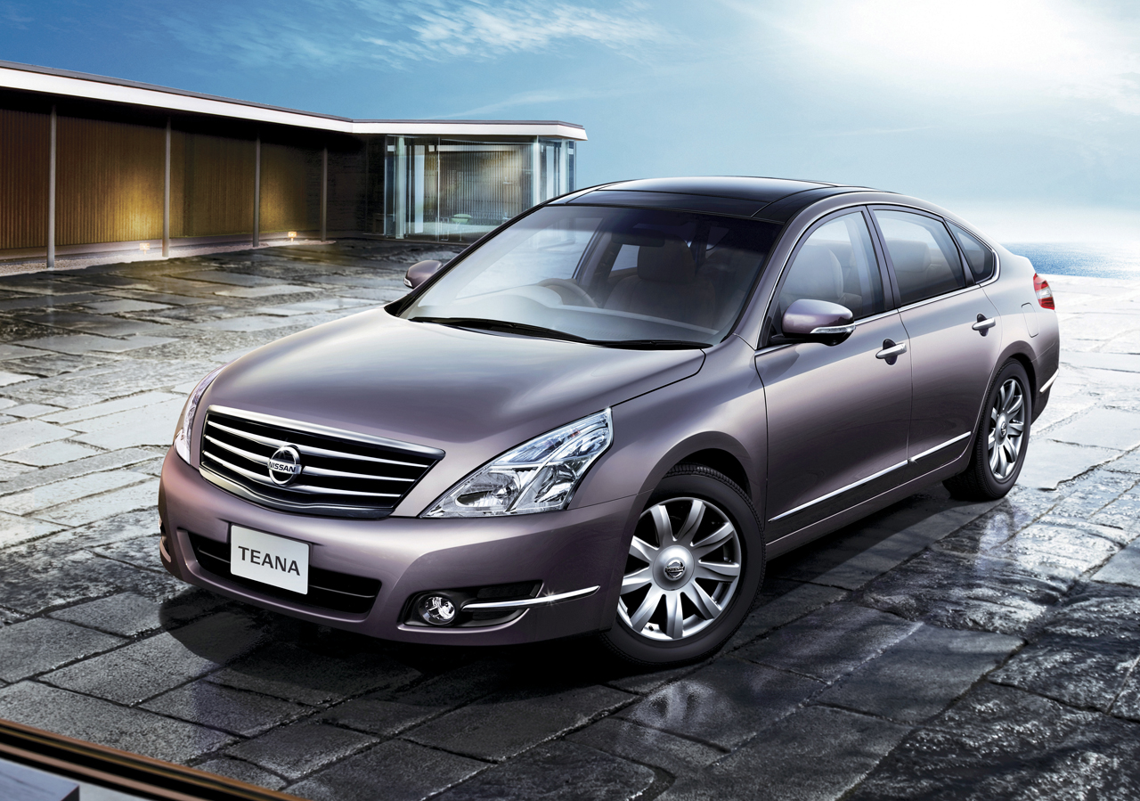 Nissan Teana Luxury Sedan