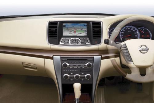 Nissan Teana Luxury Sedan (2009) - picture 8 of 10