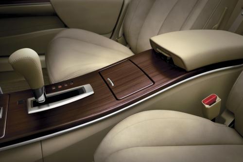 Nissan Teana Luxury Sedan (2009) - picture 9 of 10