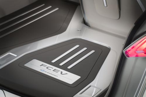 Nissan TeRRA SUV Concept (2012) - picture 9 of 10