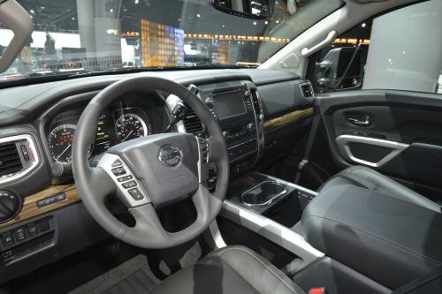 Nissan TITAN XD Detroit (2015) - picture 8 of 8
