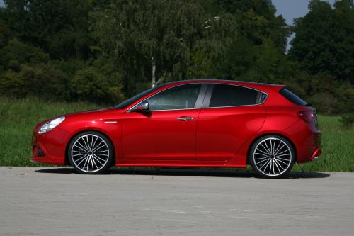 NOVITEC Alfa Romeo Giulietta (2011) - picture 8 of 21