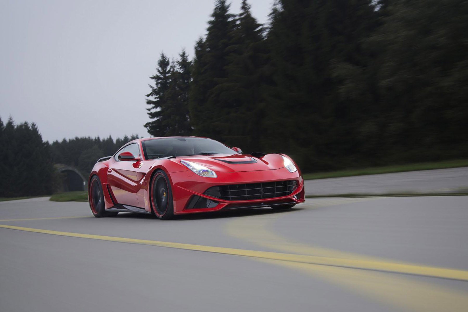 Novitec Rosso Ferrari F12 N-LARGO