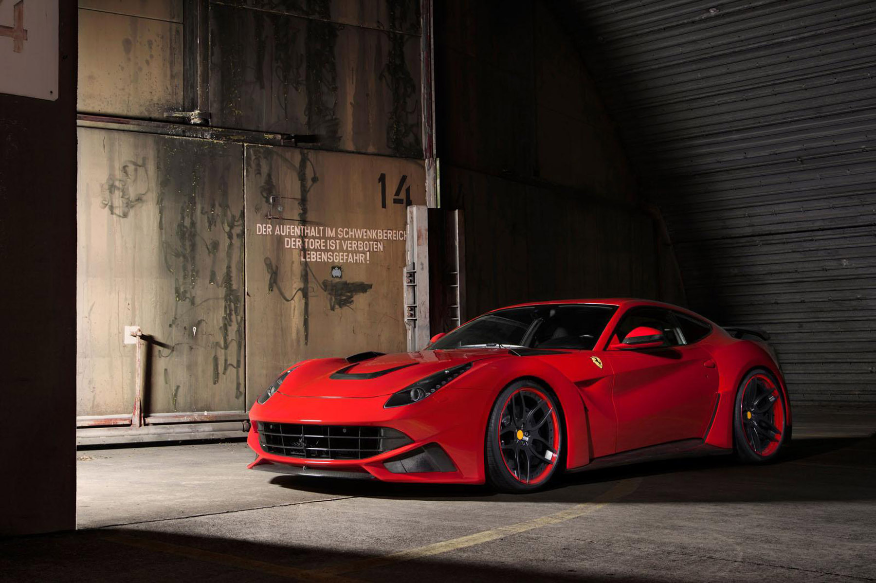 Novitec Rosso Ferrari F12 N-LARGO