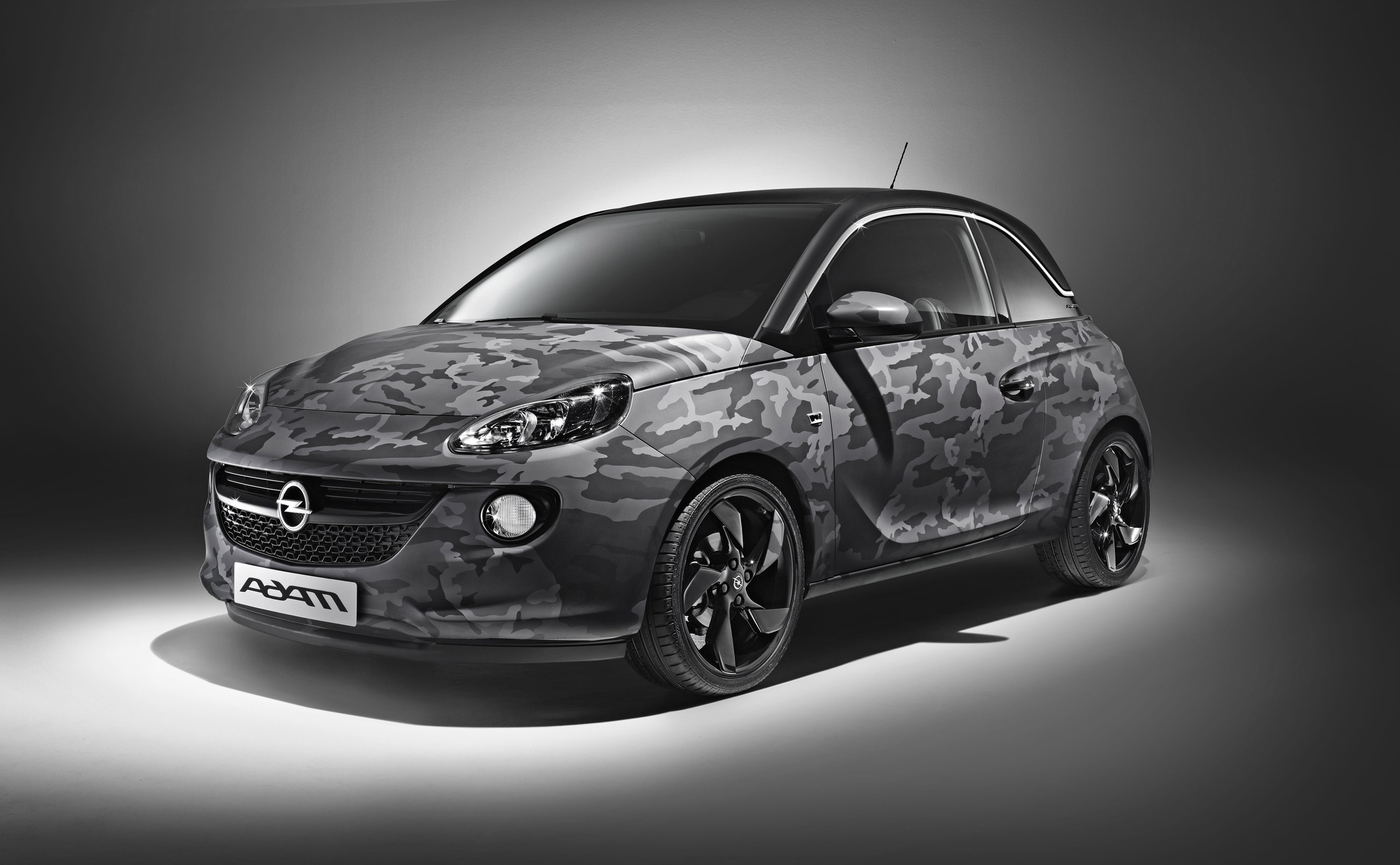 Opel Adam Black Link and White Link limited edition announced for