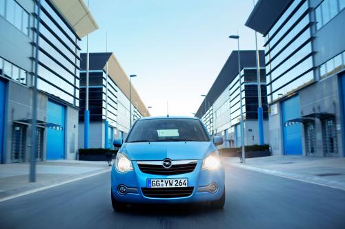 Opel Agila (2008) - picture 1 of 13