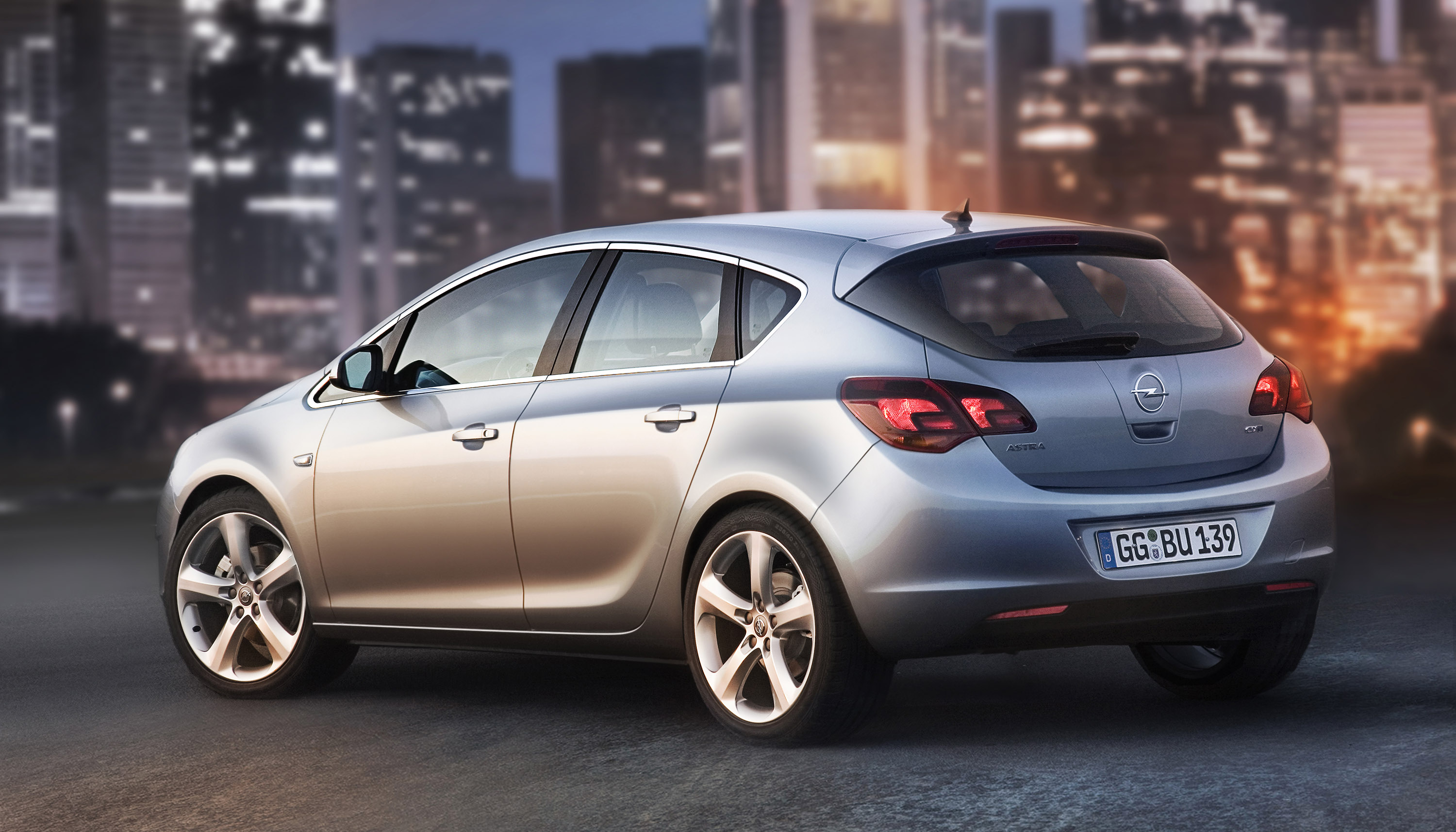 Опель частные объявления. Opel Astra 2010 хэтчбек. Opel Astra Turbo. Opel Astra 4.