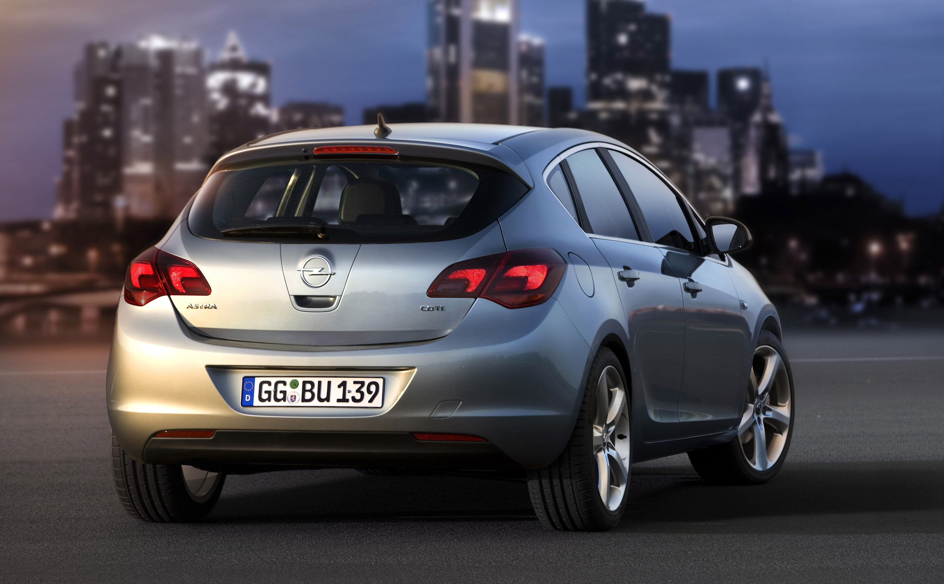 Опель хэтчбек 2011. Opel Astra j хэтчбек. Opel Astra j 2010. Opel Astra 5.