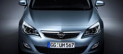 Opel Astra (2010) - picture 4 of 25