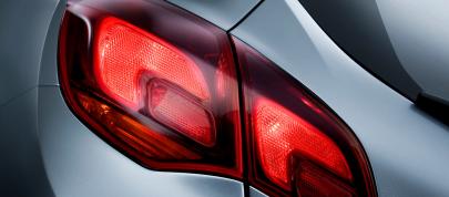 Opel Astra (2010) - picture 7 of 25