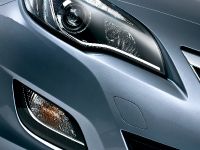 Opel Astra (2010) - picture 7 of 25