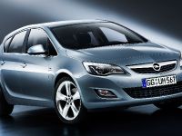 Opel Astra (2010) - picture 1 of 25