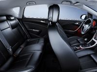 Opel Astra (2010) - picture 11 of 25