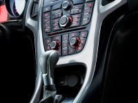 Opel Astra (2010) - picture 14 of 25