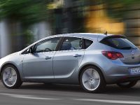 Opel Astra (2010) - picture 21 of 25