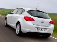 Opel Astra ecoFLEX (2010) - picture 2 of 3