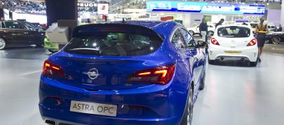 Opel Astra GTC Moscow (2012) - picture 4 of 5