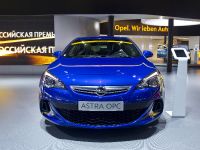 Opel Astra GTC Moscow 2012