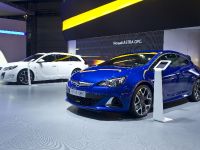 Opel Astra GTC Moscow (2012)