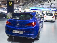Opel Astra GTC Moscow (2012)