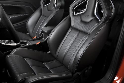 Opel Astra J OPC (2012) - picture 8 of 12