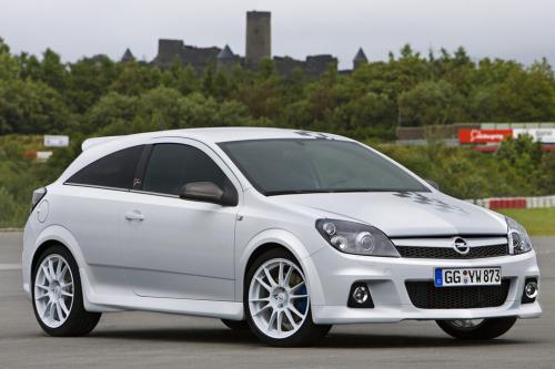 Opel Astra OPC Nurburgring (2008) - picture 1 of 3