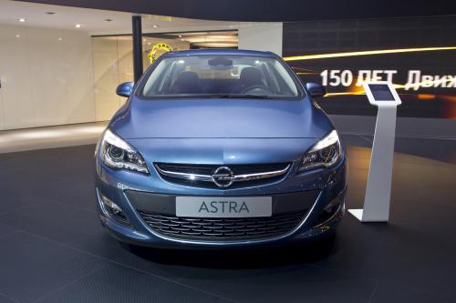 Opel Astra Sedan Moscow (2012) - picture 1 of 9