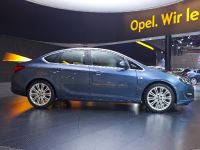 Opel Astra Sedan Moscow (2012) - picture 3 of 9