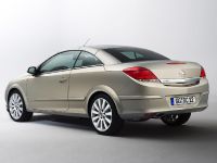 Opel Astra Twintop Sedan (2007) - picture 3 of 7