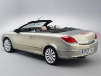 Opel Astra TwinTop / Sedan (2007) - picture 4 of 7
