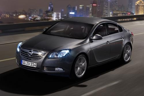 Opel Insignia Four and Five Door Hatchback (2009) - picture 1 of 4