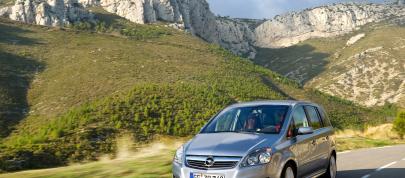 Opel Zafira (2008) - picture 7 of 12