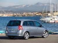 Opel Zafira (2008) - picture 8 of 12