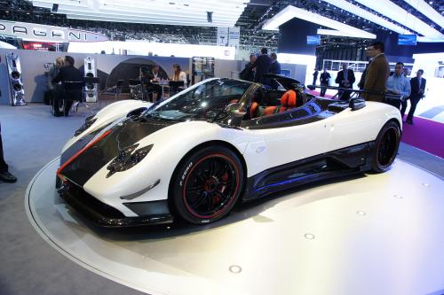 Pagani Zonda Cinque Roadster Geneva (2010) - picture 1 of 2