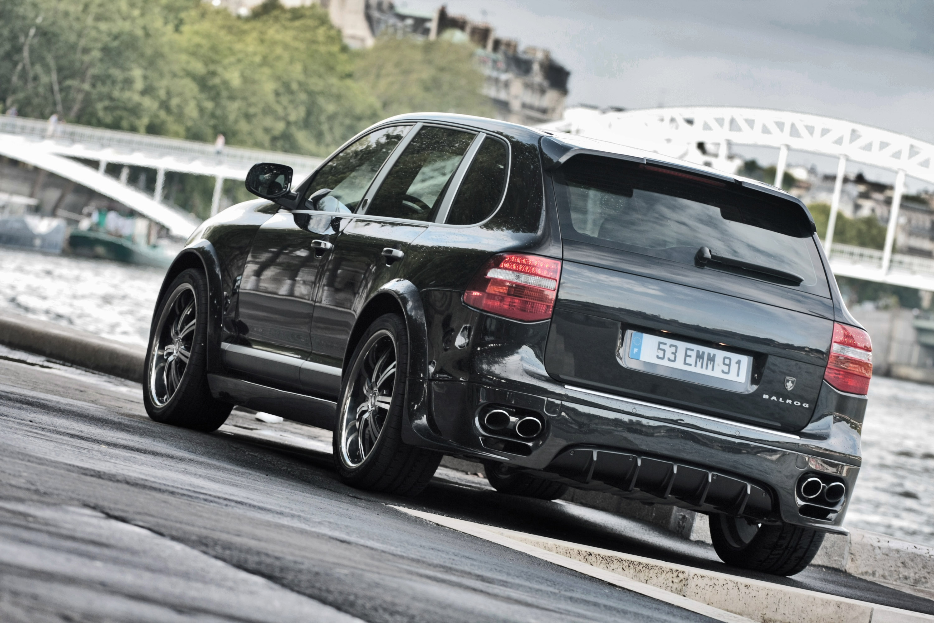 Paret Porsche Cayenne BALROG