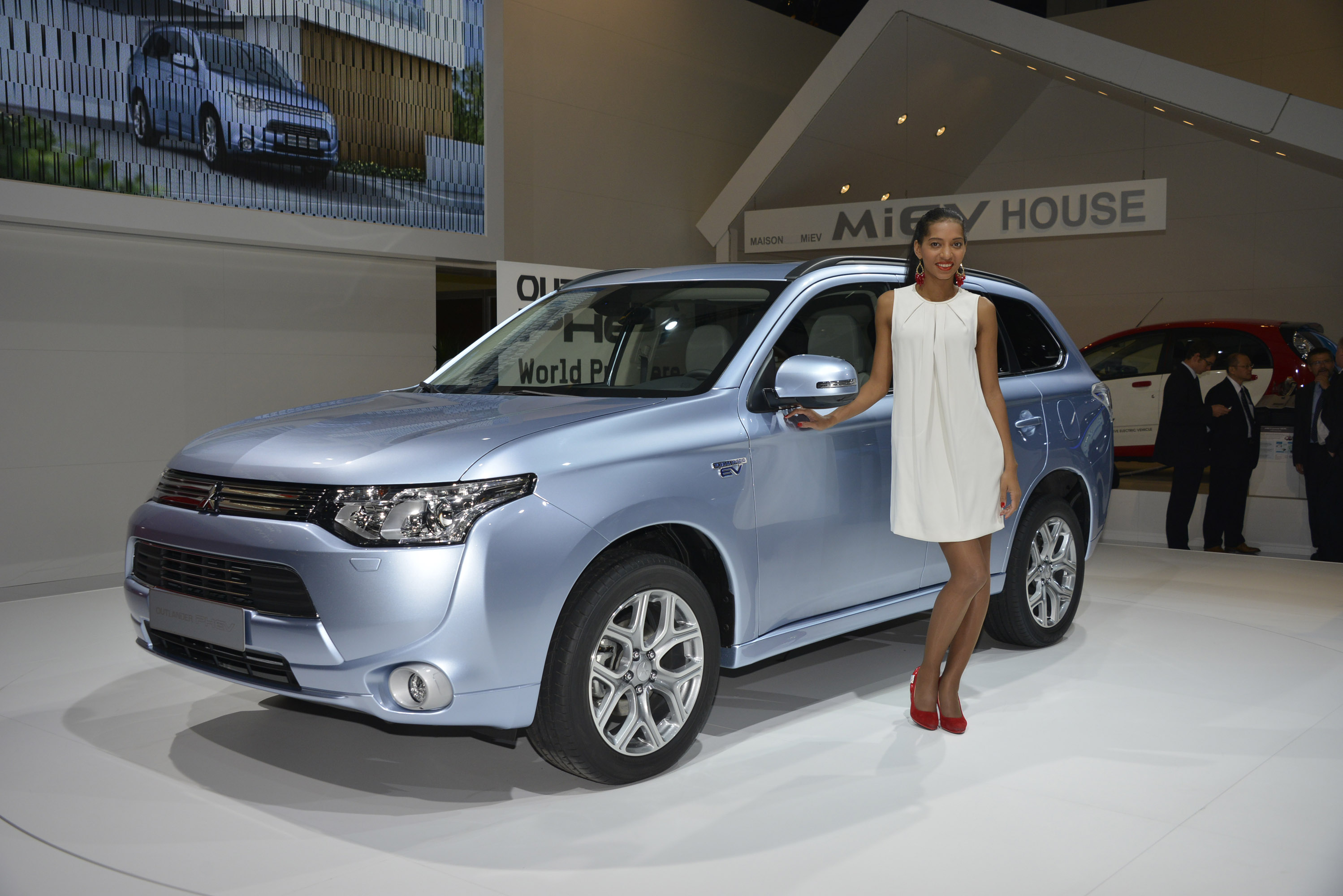 Paris Motor Show Girls