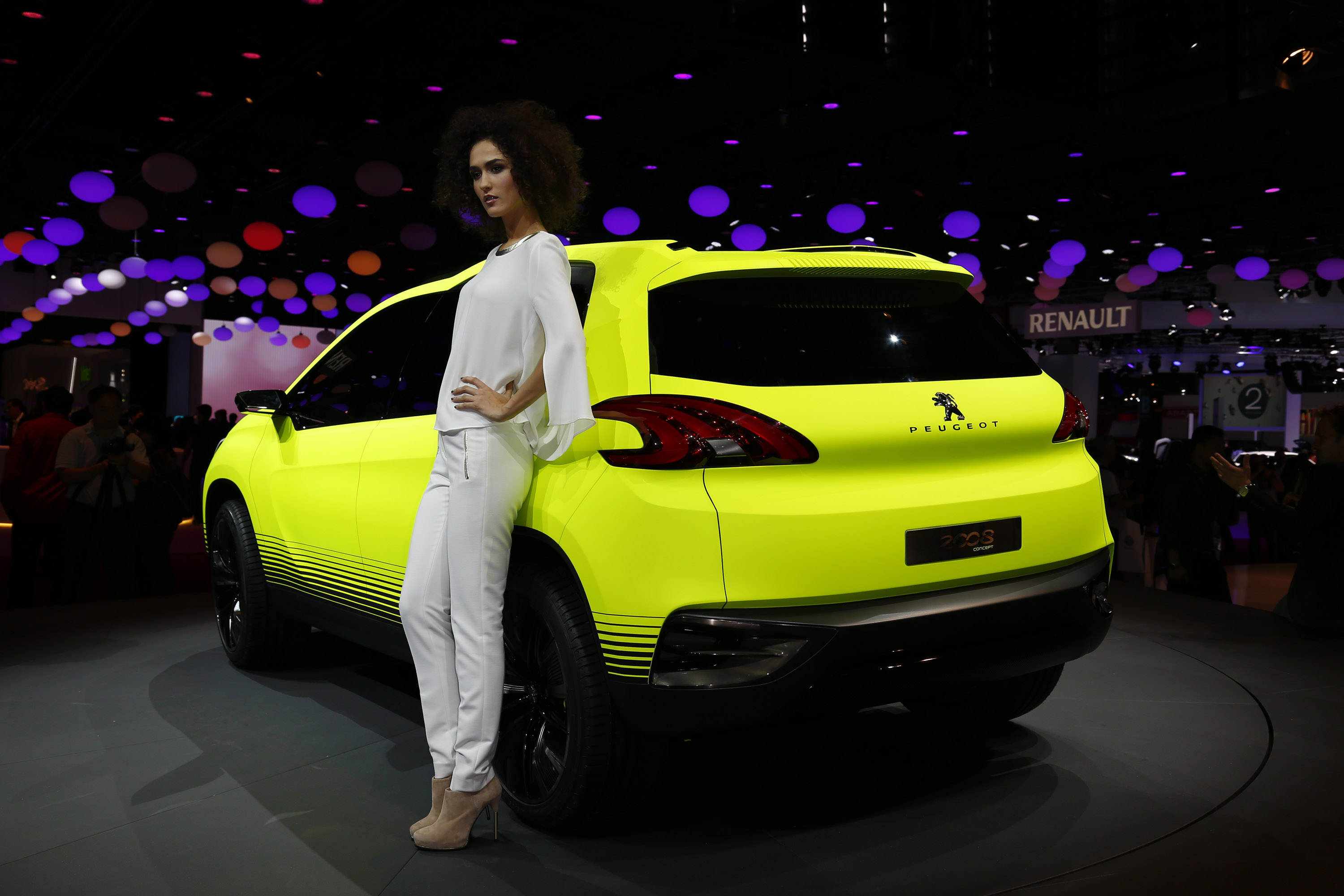 Paris Motor Show Girls